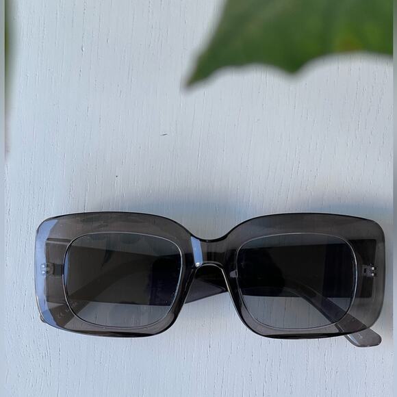 ☘️ No name Retro Rectangle Sunglasses in Dark Gray - Picture 11 of 12